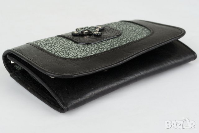 Черен кожен дамски портфейл с декорация от марка Marsanpiel , снимка 3 - Портфейли, портмонета - 28649096