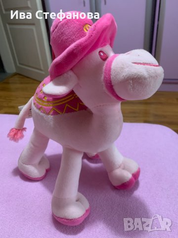 Розова симпатична плюшена камила с шапка ., снимка 3 - Плюшени играчки - 35122509