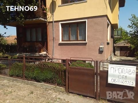  СПЕШНО!!!Продава два самостоятелни етажа от триетажна къща с отделен двор гр. Луковит, област Ловеч, снимка 3 - Етаж от къща - 40822437
