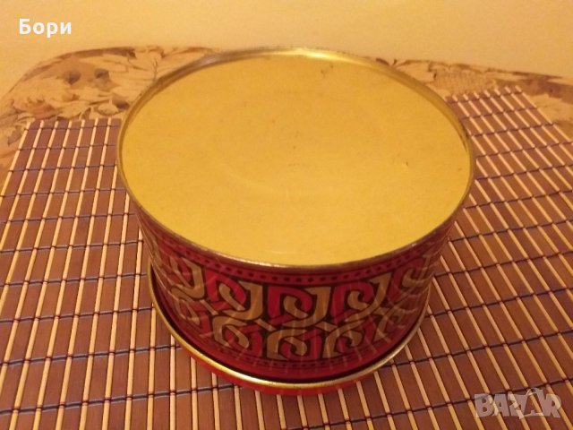 TARANTELLA Метална кутия от бисквити, снимка 4 - Колекции - 27812811