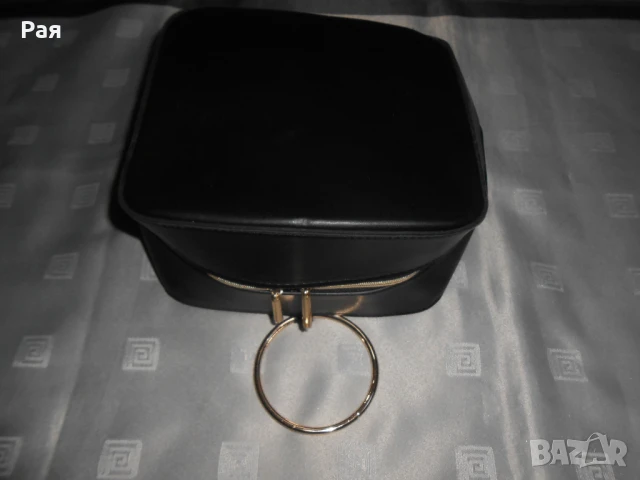 Козметична чанта LIERAC, снимка 12 - Чанти - 50698795