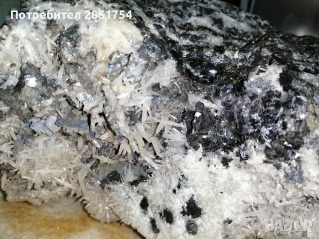 Голям къс руда кварц, пирит, галенит с тегло от 5.300kg. , снимка 4 - Колекции - 37066379