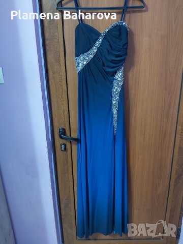 Официална рокля. 