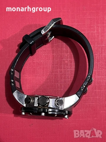 Часовник Invicta 19526 (леки драскотини по стъклото), снимка 3 - Мъжки - 53499291