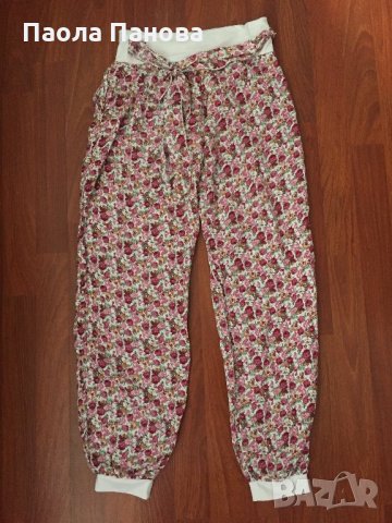 Дамски ефирен панталон на розички с колан и джобове
