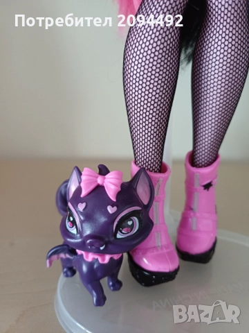 Кукла Monster High Draculaura Core Refresh , снимка 5 - Кукли - 51443434