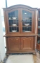 Винтидж шкаф / витрина от масивно дърво с красива извита линия и оригинални стъклени врати., снимка 5