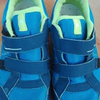 Туристически обувки, снимка 1 - Детски маратонки - 26548710