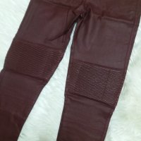 Еластичен панталон в бордо имитиращ кожен , снимка 2 - Панталони - 43126647