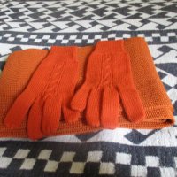 Дънки и комплект – шал с ръкавици, снимка 2 - Ръкавици - 34940707