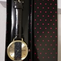 Елегантен Часовник с черно и златисто Glenda Avon, снимка 2 - Дамски - 27966227