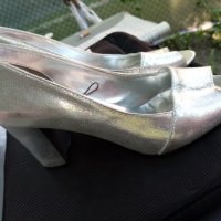 Снежанка! Сребристи обувки н. 36, снимка 4 - Дамски обувки на ток - 28588440