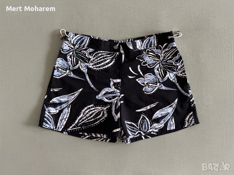 Дамски къси панталони като нови, размер 46, флорален принт, снимка 1