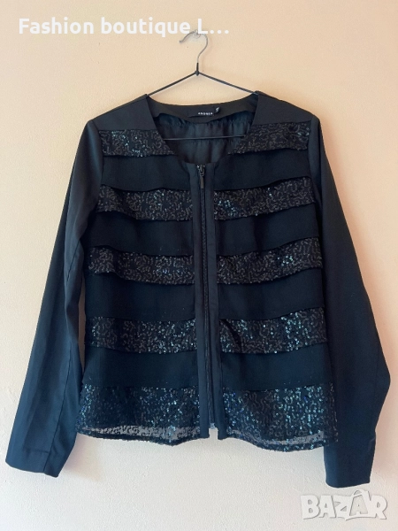 Черно есенно яке с пайети на райета 36 размер с цип отпред се закопчава 🖤🖤🖤🖤🖤🖤🖤🖤, снимка 1