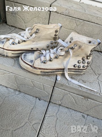 Бели кецове с капси, снимка 2 - Кецове - 43018132