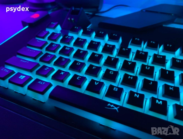 Razer BlackWidow - зелени суичове + HyperX Pudding капачки, снимка 2 - Клавиатури и мишки - 52572888