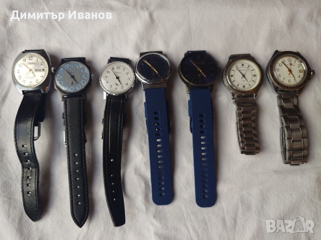 Съветски ръчни часовници, работещи и в много добро състояние. 