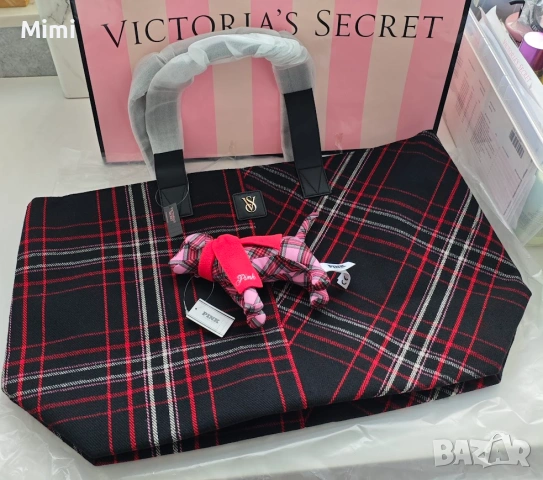 Victoria's Secret подаръчни комплекти, лосиони с блясък, спрейове, снимка 14 - Комплекти и лотове - 43314628