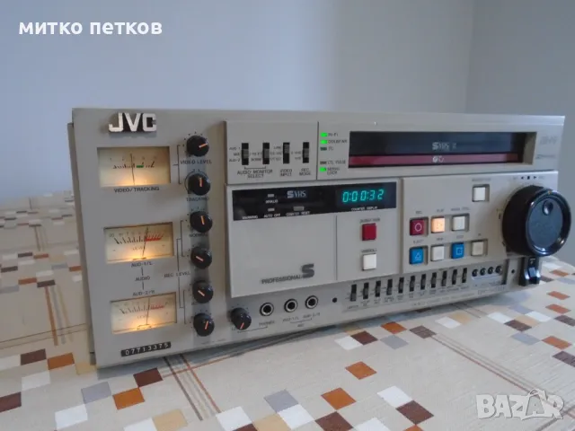 S-VHS JVC Br-s611e, снимка 2 - Плейъри, домашно кино, прожектори - 49613764