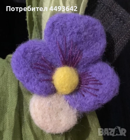 Брошки, обеци от филц, снимка 5 - Други - 50555675