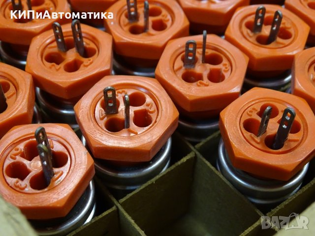 кондензатор Siemens B41111-A9227-T electrolytic capacitors 100V 220MF, снимка 9 - Резервни части за машини - 37654561