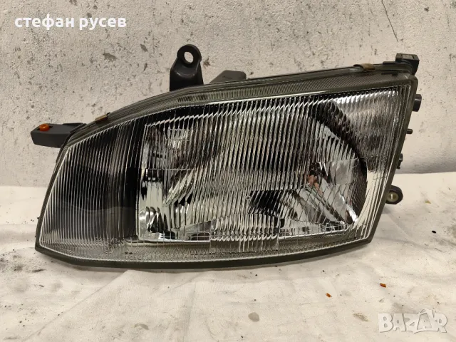 Оригинален НОВ фар Тойота Toyota Hiace 1996