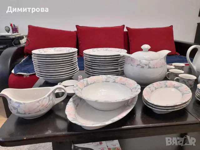 Голям ретро порцеланов сервиз за хранене, чай и кафе, снимка 2 - Сервизи - 49869309