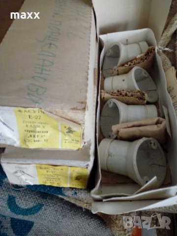 Фасунга керамична Е 27 наклонена , за монтаж на стена , снимка 4 - Лампи за стена - 28435635