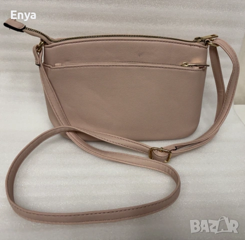 Дамска чанта за през рамо - млечно-розов цвят