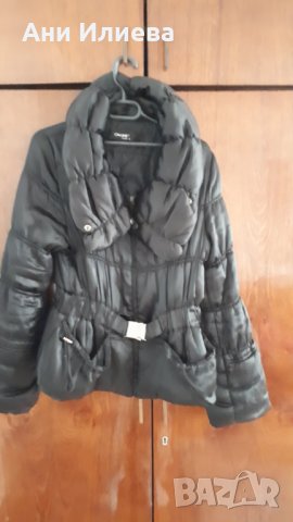 Късо черно марково яке