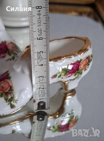 Декоративна обувка *Royal Albert Old Country Roses* 🌹 , снимка 10 - Декорация за дома - 52769127
