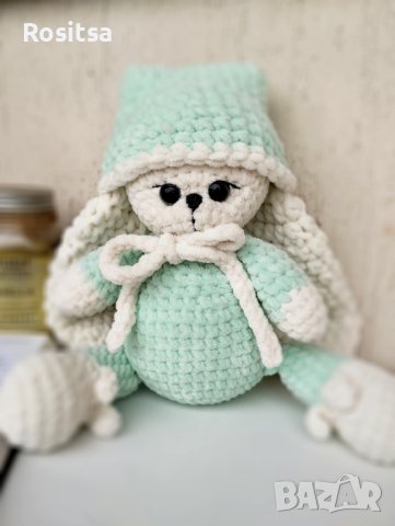 Ръчно плетена плюшена играчка Зайче в пижамка, Ръчно плетено зайче, подарък за бебе, снимка 7 - Плюшени играчки - 43683503