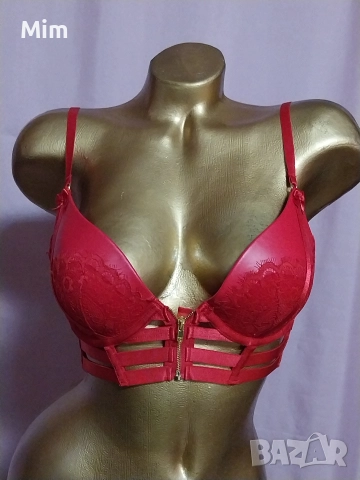 Hunkemoller 75 B Червен кожен сутиен 