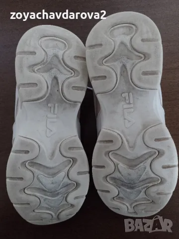 ДАМСКИ ЕЖЕДНЕВНИ МАРАТОНКИ СНИКЕРСИ FILA RAY LOW WMN 1010562-02 Y, снимка 8 - Дамски ежедневни обувки - 49225266