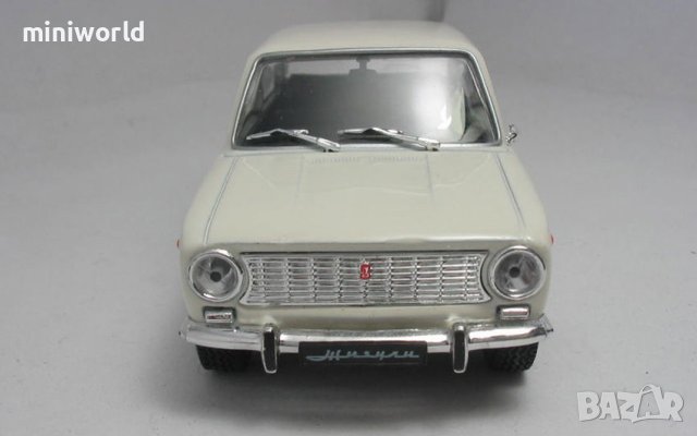 ВАЗ 2101 Жигула 1970 - мащаб 1:43 на DeAgostini моделът е нов в блистер, снимка 3 - Колекции - 39782010
