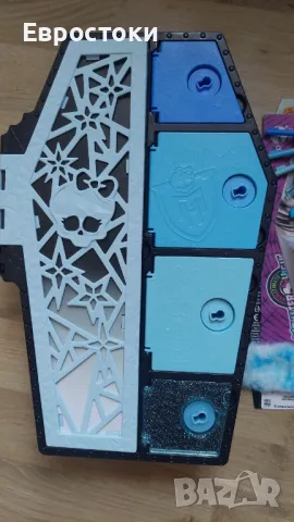 Кукла Frankie Stein Monster High гардероб с 19 изненадващи модни аксесоара, снимка 3 - Кукли - 47960993