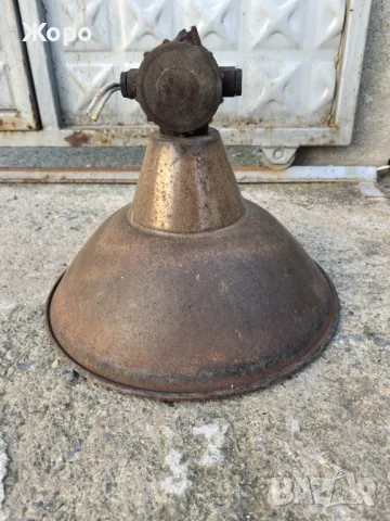 Стара емайлирана лампа, снимка 2 - Антикварни и старинни предмети - 49293096