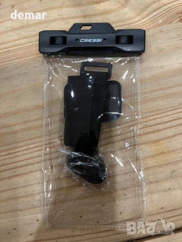 Cressi  Универсален водоустойчив прозрачен калъф за телефон, черен и син, снимка 3 - Калъфи, кейсове - 43946714