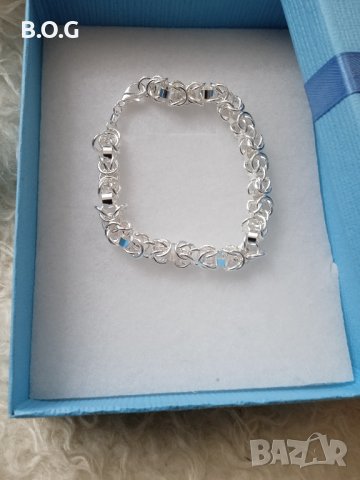 Нова, сребърна гривна с подарък луксозна подаръчна кутия.я