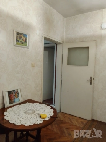 Продава четиристаен апартамент в центъра на гр.Свищов, снимка 7 - Апартаменти - 52176833