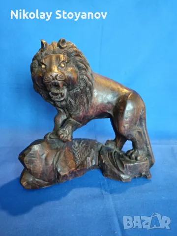 Дървена фигурка на Лъв