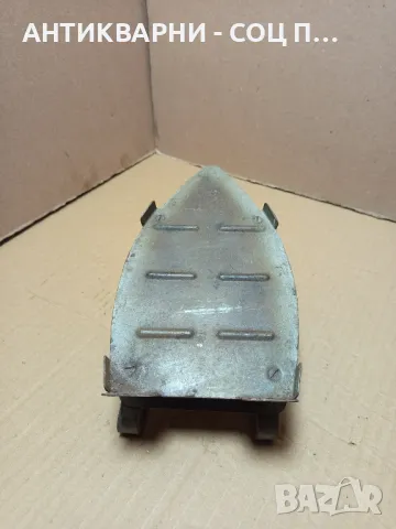 Соц Стара Поставка За Стара Ютия На Жар., снимка 2 - Антикварни и старинни предмети - 49364386