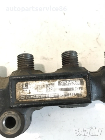 Горивна рейка с датчик за Peugeot 1007 1.4 HDi (2006) 9654592680, снимка 2 - Части - 53559516