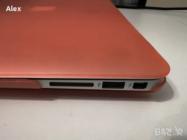 Продавам Apple Macbook Air 13.3 (i5, 8GB, 128GB)+аксесоари, снимка 6 - Лаптопи за работа - 48693657