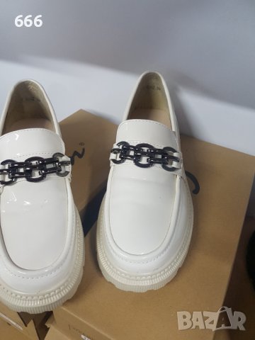 Обувки, снимка 2 - Дамски ежедневни обувки - 42979053