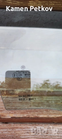 Предно дясно стъкло за голф 7 , снимка 2 - Части - 52208417