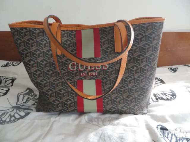 Дамска чанта Guess, снимка 2 - Чанти - 48547222