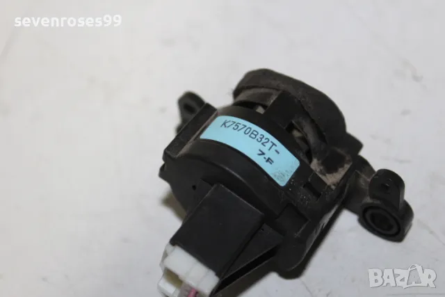 Датчик вътрешна температура Мазда 3 2008 2.3i 158hp Mazda 3 седан  K7570B32T, снимка 2 - Части - 49833831