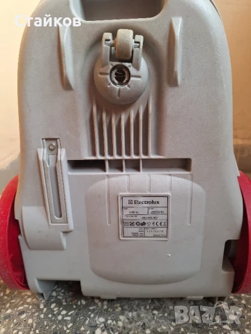 Прахосмукачка с торба Electrolux Essensio ZEO5410, 3 л, 1800 W, червена, снимка 6 - Прахосмукачки - 50637527
