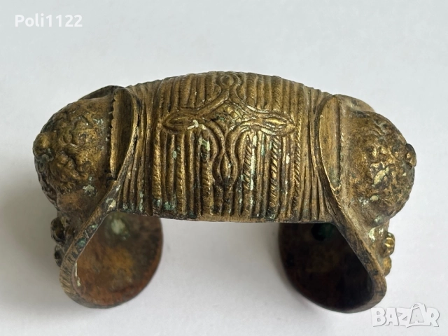 Възрожденска гривна рогатка